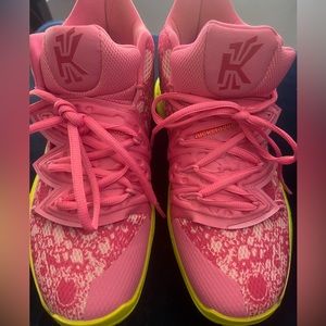 Kyrie 5 x SpongeBob SquarePants “Patrick”. Men’s 8/ Women’s 10
